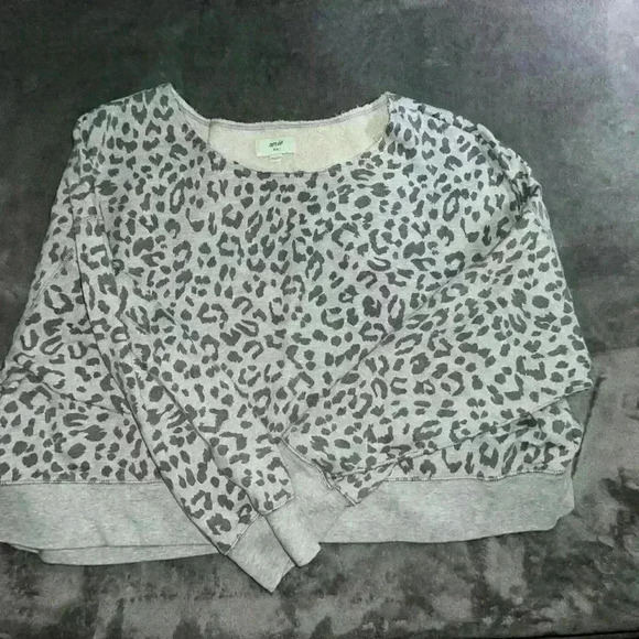 Aerie cheetah off the shoulder sweatshirt - Picture 1 of 1